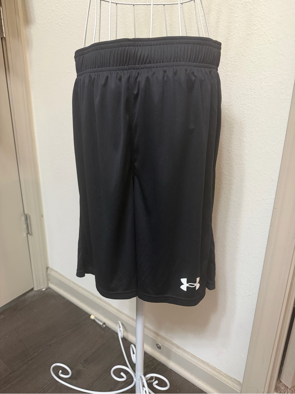 NWT! Under Armour Men’s Black Performance Athletic Shorts